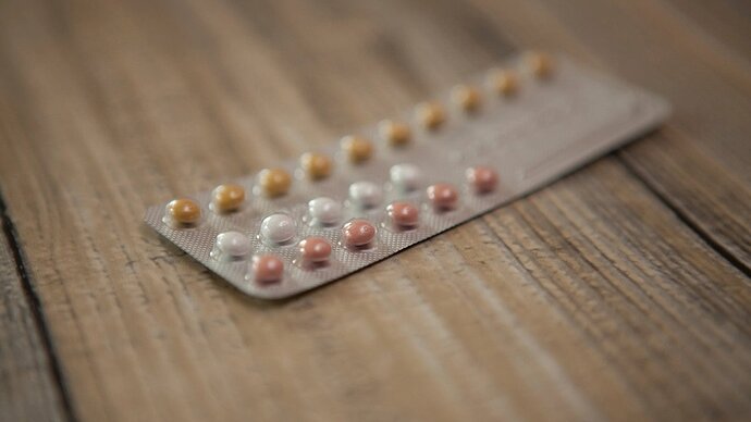 Illustration: mini pill